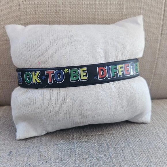 Its ok to be Different Bracelet I have Autism Wrist Band Black Stretched Rubber - Picture 8 of 10
